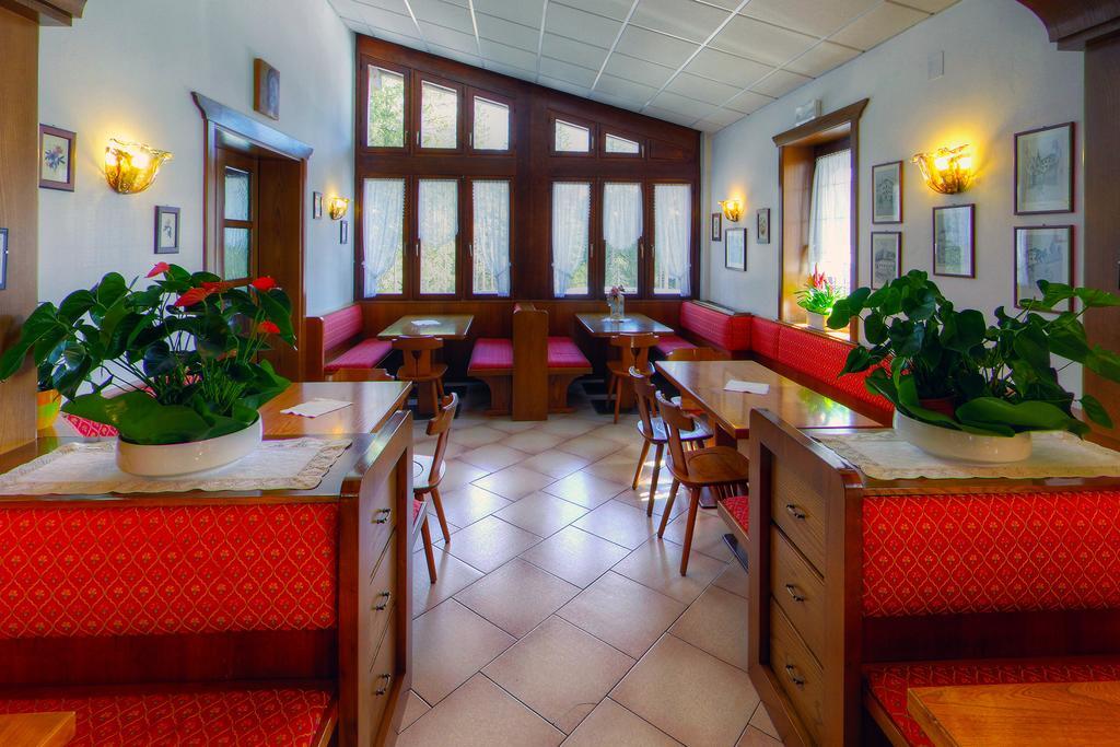 Gh Hotel Fratazza San Martino Di Castrozza Rum bild